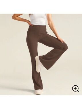 NWT Beyond Yoga “ Beyond the Bump” Maternity Flare Leggings Size XL, Mocha Brown